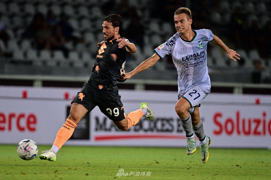 风格吸引了 风格吸引了